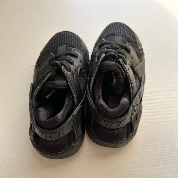 Nike Huarache Toddler Boys Black Running Shoes: Size 7C - Picture 3 of 6